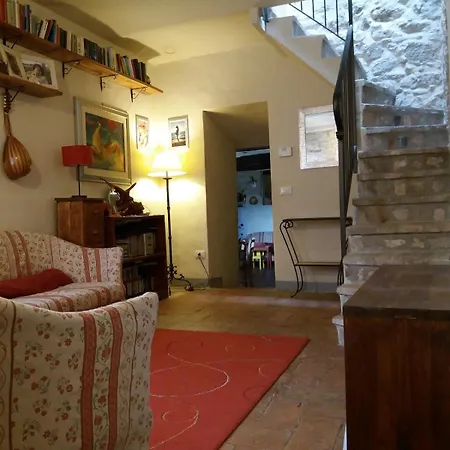 Casa Intera Con Giardino *