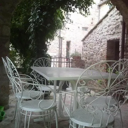 Casa Intera Con Giardino Mantignana