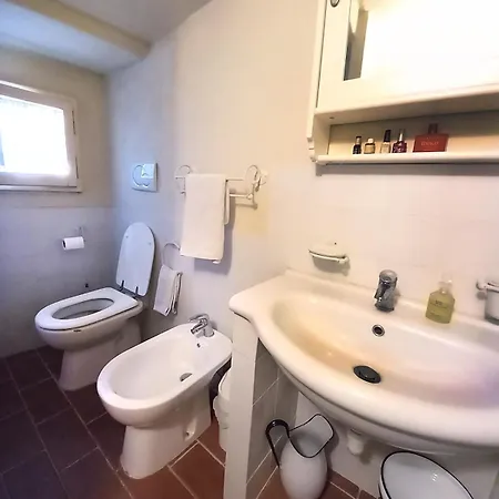 Casa Intera Con Giardino Mantignana