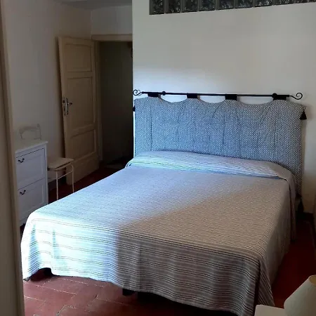 Casa Intera Con Giardino