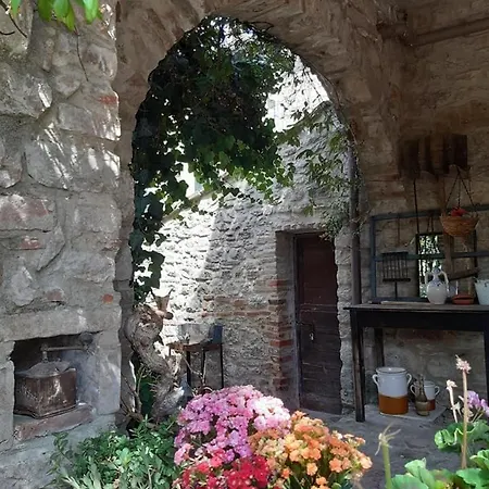 Casa Intera Con Giardino Vakantiehuis *