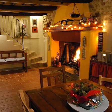 Casa Intera Con Giardino Mantignana