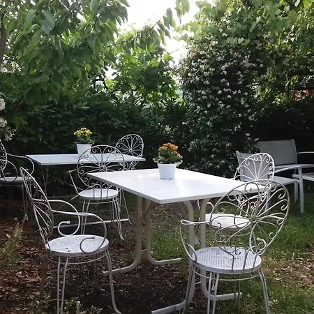 Vakantiehuis Casa Intera Con Giardino