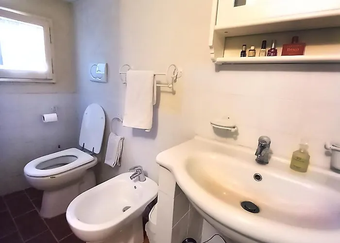 Casa Intera Con Giardino Mantignana