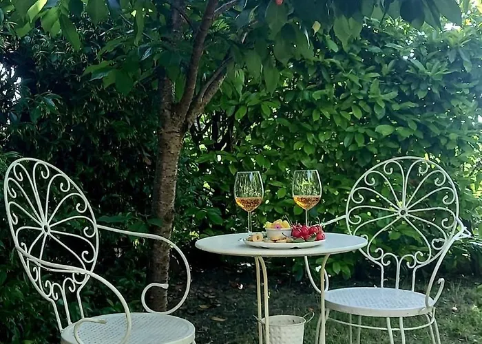 Casa Intera Con Giardino Mantignana